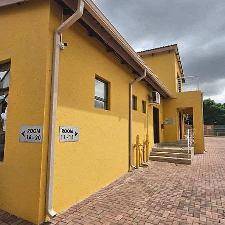 Divine Guest Lodge Rustenburg Luaran gambar