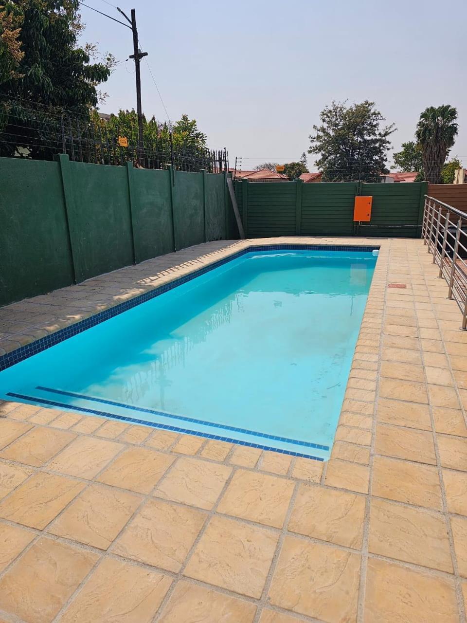 Divine Guest Lodge Rustenburg Luaran gambar