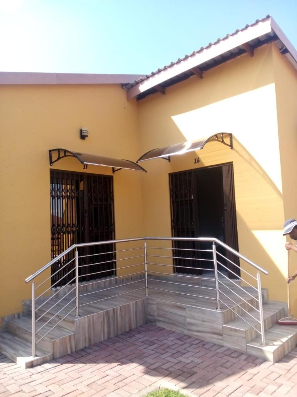 Divine Guest Lodge Rustenburg Luaran gambar