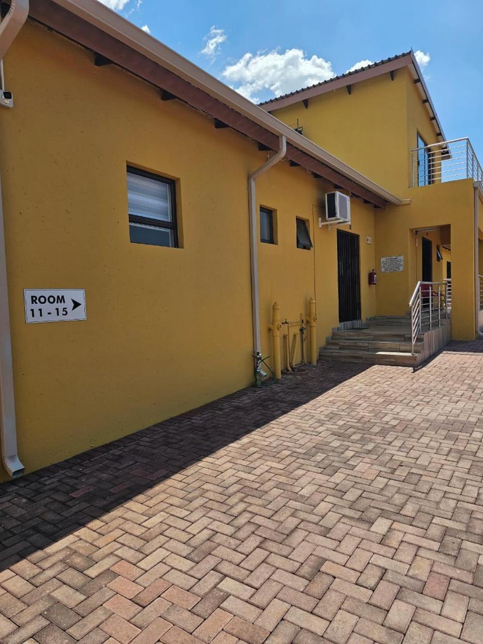 Divine Guest Lodge Rustenburg Luaran gambar