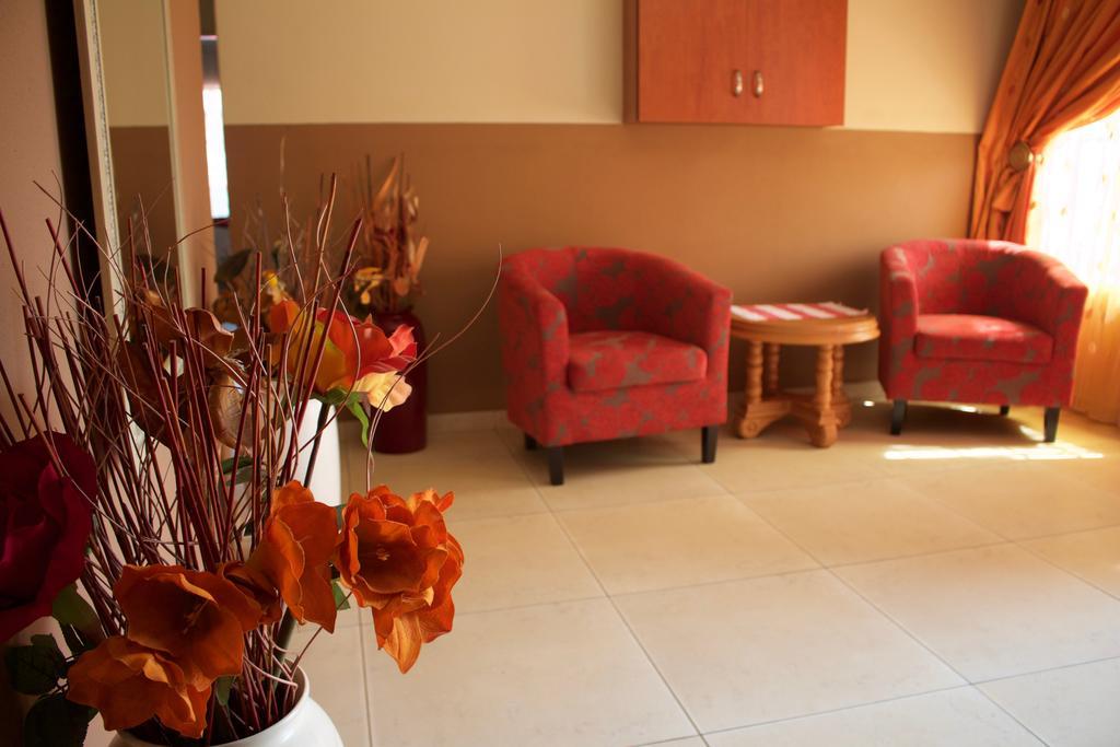 Divine Guest Lodge Rustenburg Luaran gambar