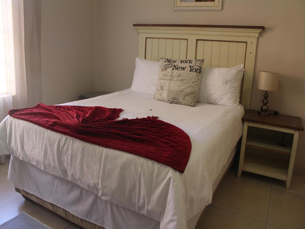 Divine Guest Lodge Rustenburg Luaran gambar