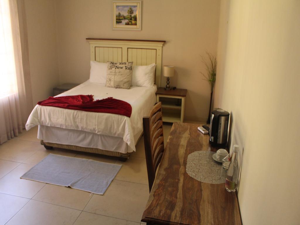 Divine Guest Lodge Rustenburg Luaran gambar