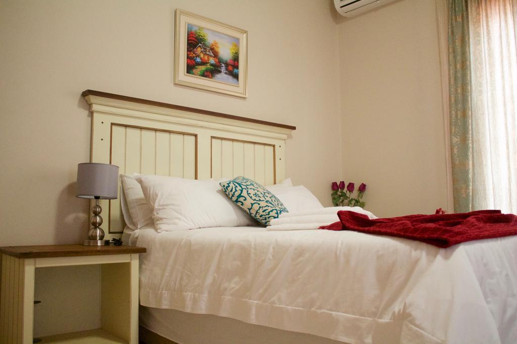 Divine Guest Lodge Rustenburg Luaran gambar