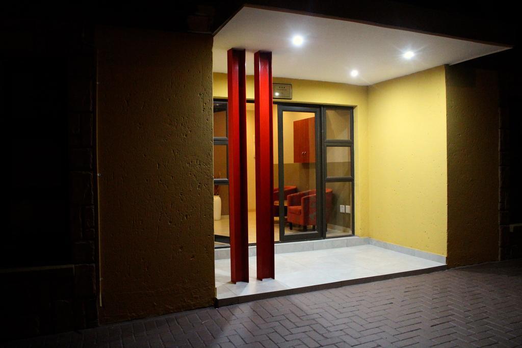 Divine Guest Lodge Rustenburg Luaran gambar